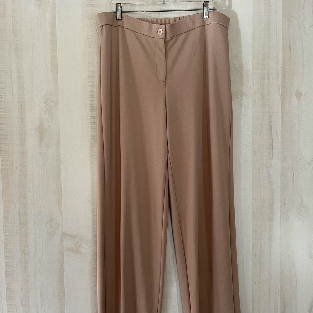 NWT Eileen Fisher beige straight leg pant, size XL.